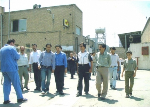 Mehdi Mahdavikia visited the Bic factory at 2002